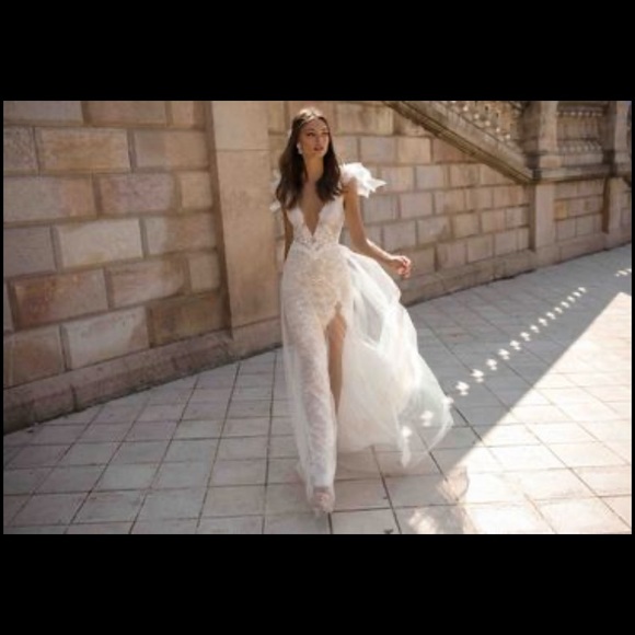 Berta Muse Donatella Wedding Gown - Picture 1 of 7